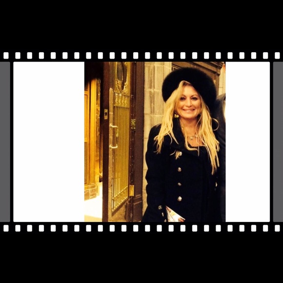 Meet your Posher, Cathy - Picture 2 of 7